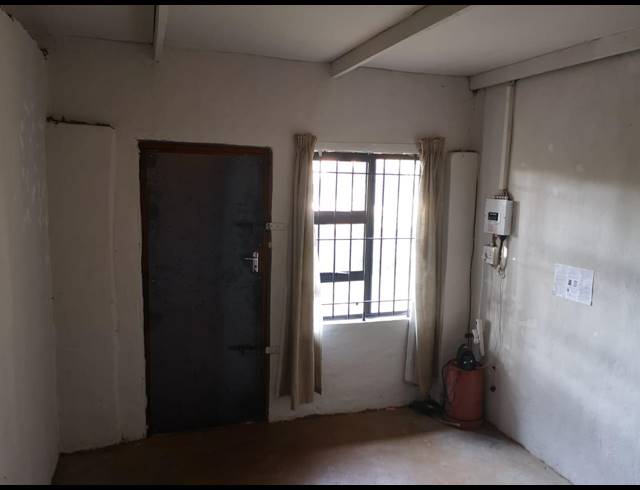 2 BEDROOM HOUSE TO LET IN MOUNT MICHAEL